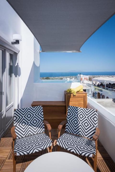 Emfasis Luxury Villa Apartment in Thera