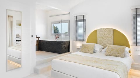 Emfasis Luxury Villa Apartment in Thera