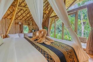 Unique 1BR Bamboo House In the Heart of Jungle Villa in Selat