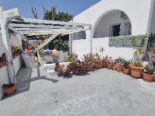 Cycladic  Studios 1 pleasure   3 Person Apartment in Perissa