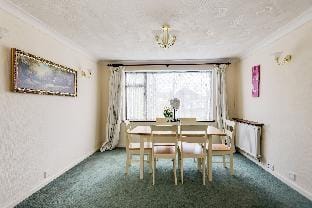 Kidlington 3 BR House & parking & large garden Vacation rental in South Oxfordshire District