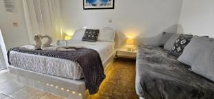 Cycladic Studios 2 pleasure 3 Person Apartment in Perissa