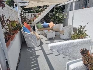 Cycladic house Pleasure  2 people Apartment in Perissa