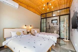 Private Twin Room with Courtyard in Ancient Town at the Foot of the Great Wall Vacation rental in Beijing