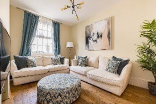 Charles Hope Salisbury Residence Apartment in Salisbury