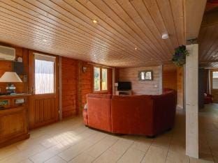 Riverside Chalet Retreat Vacation rental in Provence-Alpes-Côte d'Azur