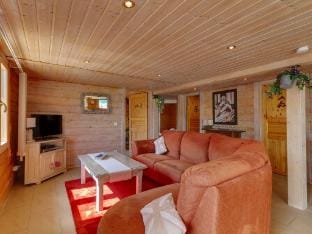 Riverside Chalet Retreat Vacation rental in Provence-Alpes-Côte d'Azur