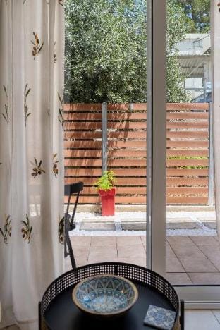 The Garden of Zephyrus - Halepa Apartment in Chania