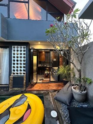 Romantic Villa 2BR Private Pool in Kedungu Apartment in Kediri