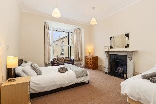 Connaught House - Central Location, Near the Beach Apartment in Tenby