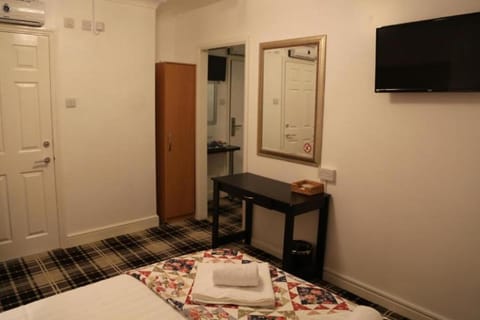 OYO 4 Sisters Inn Hotel in South Kesteven District