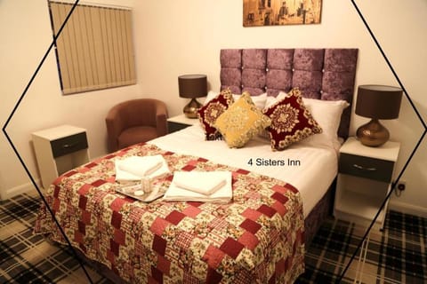 OYO 4 Sisters Inn Hotel in South Kesteven District