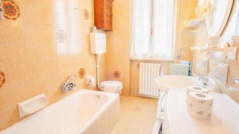 Sweet Garden Apartment - Italian Homing Apartment in Sirmione