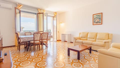 Tra Cielo e Terra - Italian Homing Apartment in Desenzano del Garda