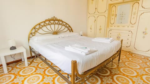 Tra Cielo e Terra - Italian Homing Apartment in Desenzano del Garda