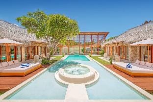 Villa Vienna - New 8BDR, Jacuzzi, Sauna and Cinema Villa in Kuta