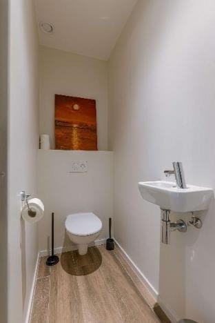 Spacious top-flour apartment with private parking Apartment in Middelkerke