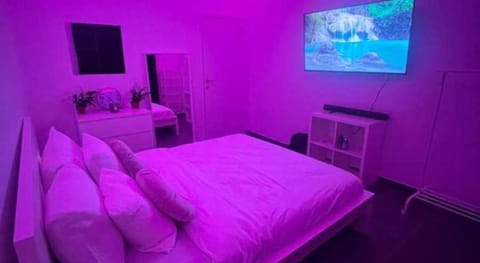 Suite With Private Jacuzzi Apartment in Wallonia, Belgium