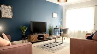 Convenient & cosy 3 bed house * Sleeps 6* Parking Vacation rental in Newport