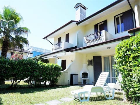 Villa in Caorle near Spiaggia Tartaruga Villa in Porto Santa Margherita