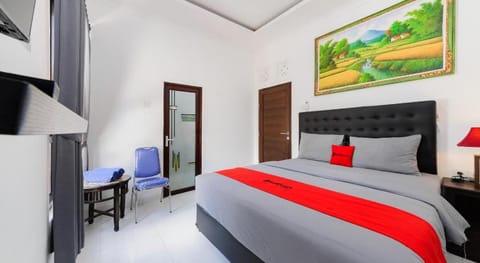 RedDoorz @ Lotus House Seminyak Hotel in Kuta