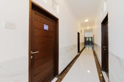 RedDoorz @ Lotus House Seminyak Hotel in Kuta