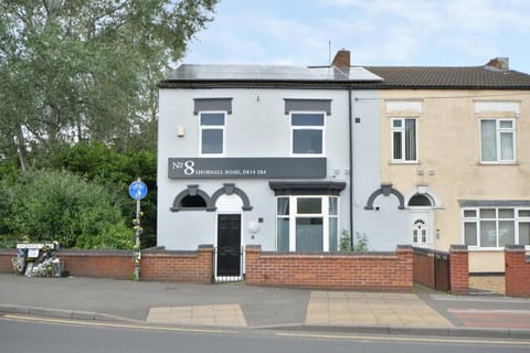 Stay @ Shobnall Rooms & Studios Burton Apartment in Burton upon Trent