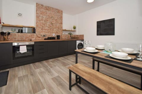Stay @ Shobnall Rooms & Studios Burton Apartment in Burton upon Trent