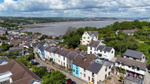 Beautiful Fisherman's Cottage in The Mumbles Vacation rental in The Mumbles