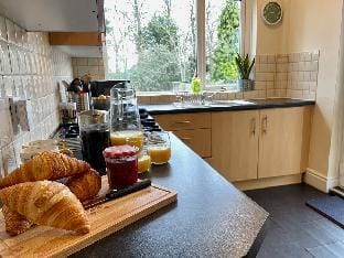 University View - Free Parking - Sleeps 8 Vacation rental in Nottingham