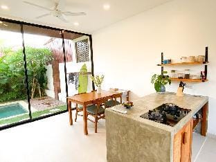 2 BR Private Spacious Villa with pool in Kedungu Villa in Kediri