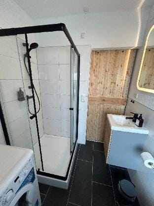 Moderne Wohnung über Restaurant Apartment in Eschweiler