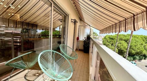 Elégant Appartement 2pièces PiscineVue mer parking Apartment in Antibes