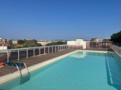 Elégant Appartement 2pièces PiscineVue mer parking Apartment in Antibes