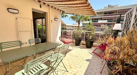 Elégant Appartement 2pièces PiscineVue mer parking Apartment in Antibes