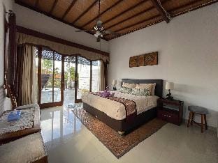 Room in 3-bedroom Canggu Villa Villa in North Kuta