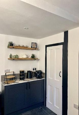 Church Green, newly refurbished, modern town centre 5 bed house Vacation rental in West Oxfordshire District