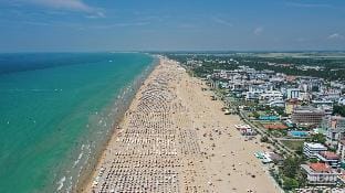 Beachside bliss modern flat in Bibione - Beahost Apartment in Bibione