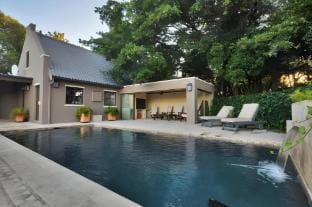 Lavinia Lifestyle - CASA ROSSA Vacation rental in Cape Town