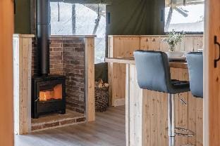 Paviland - Safari Glamping Tent - Llangennith Campground/ 
RV Resort in Wales