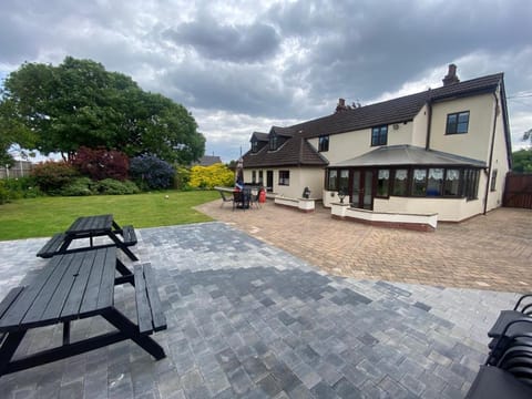 Bellvue Party House Vacation rental in Selby