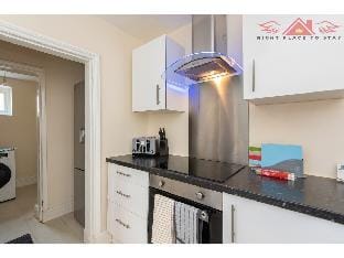 Monthly offer near City Centre and Airport 30% off Vacation rental in Darlington