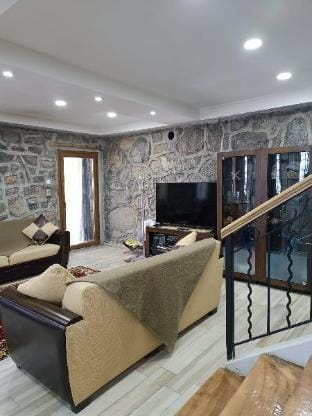 Airporta 5dk denize 20 dk mesafede klimalı taşev Villa in Izmir