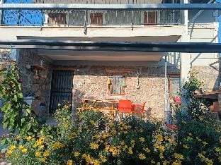 Airporta 5dk denize 20 dk mesafede klimalı taşev Villa in Izmir