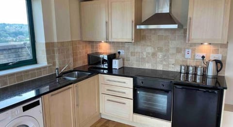 2 bedrooms, 2 bathrooms Stunning Penthouse view Apartment in Bradford