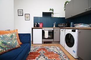 5 min walk to City, Parking, Breakfast, fast wifi Apartment in Cardiff