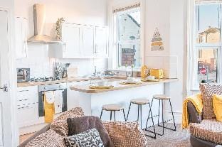 Spacious 3-Bed Flat Sleeps 6 with Free Wifi Vacation rental in Barrow-in-Furness