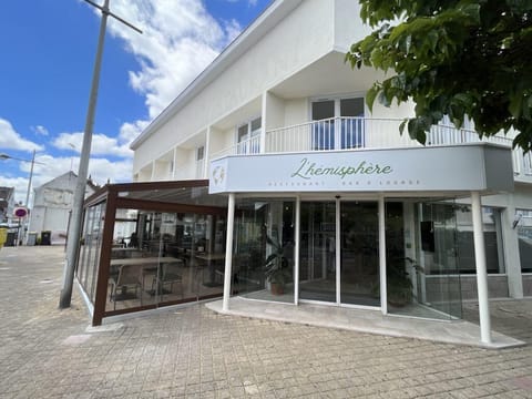 L’hémisphère Hôtel Hotel in Calais