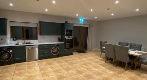 Dromod suites Apartment in Longford
