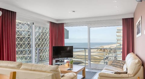 Apartment with frontal sea-views Apartment in Middelkerke